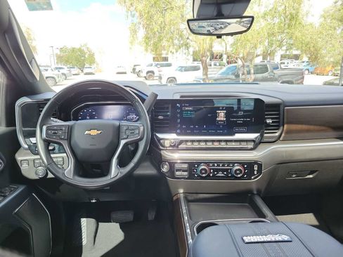 Used 2024 Chevrolet Silverado 2500 High Country w/ Technology Package image 10