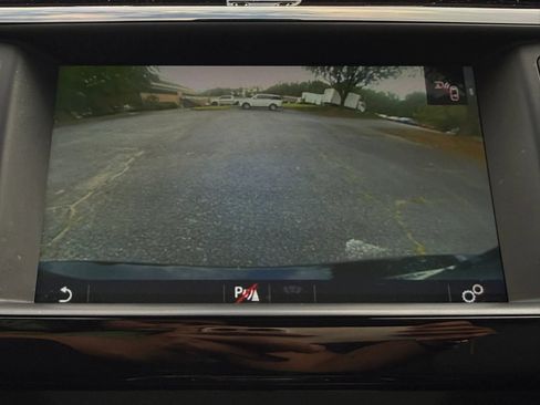 Used 2018 Jaguar XE Premium RWD image 15