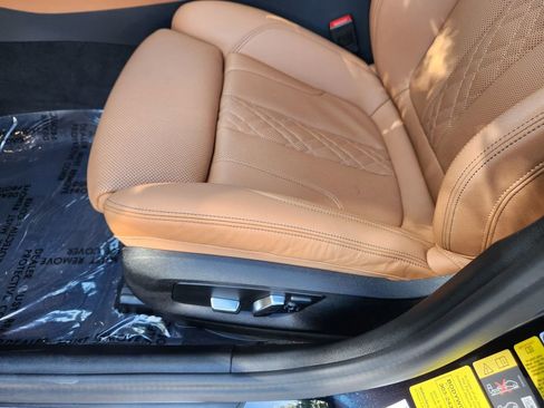 Used 2022 BMW 530e xDrive w/ M Sport Package image 20