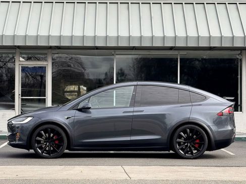 Used 2017 Tesla Model X 90D image 6