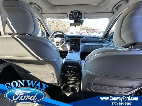 Used 2021 Jeep Grand Cherokee L Overland w/ Luxury Tech Group IV image 23