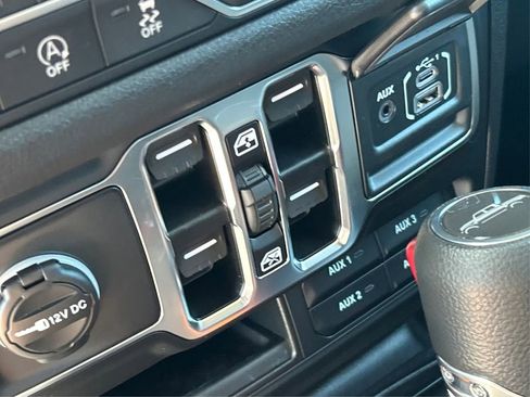New 2025 Jeep Gladiator Sport AWD/4WD image 35