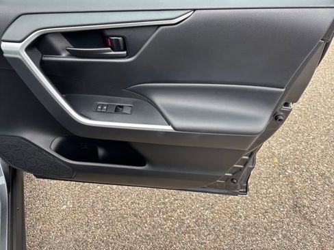 Used 2023 Toyota RAV4 LE image 20