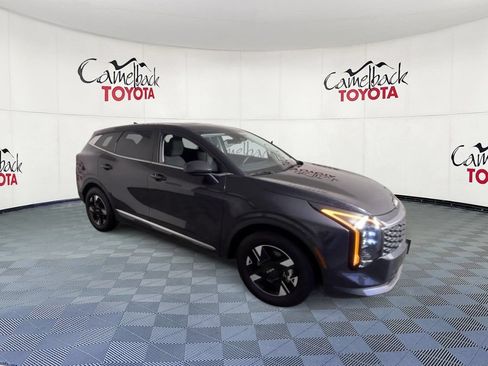 Used 2026 Kia Sportage LX FWD image 2