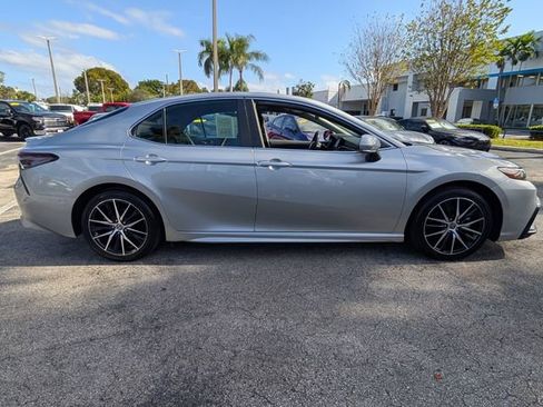 Used 2023 Toyota Camry SE image 18