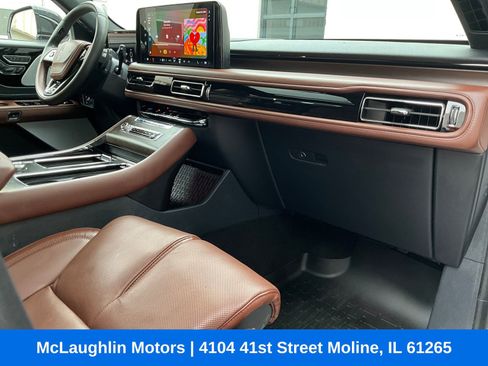 Used 2025 Lincoln Aviator Reserve w/ Equipment Group 201A image 10