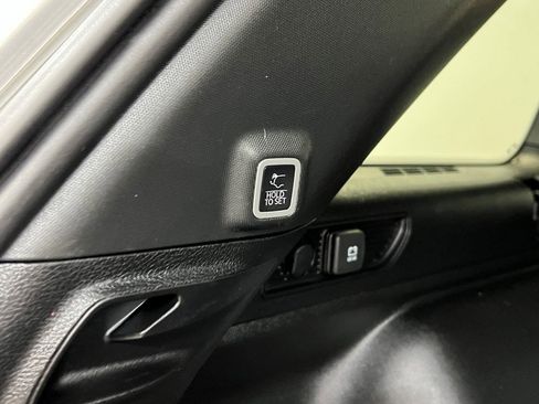 Certified 2023 Jeep Grand Cherokee Altitude image 11