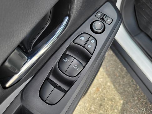 Certified 2023 Nissan Kicks SR w/ SR Premium Package image 10