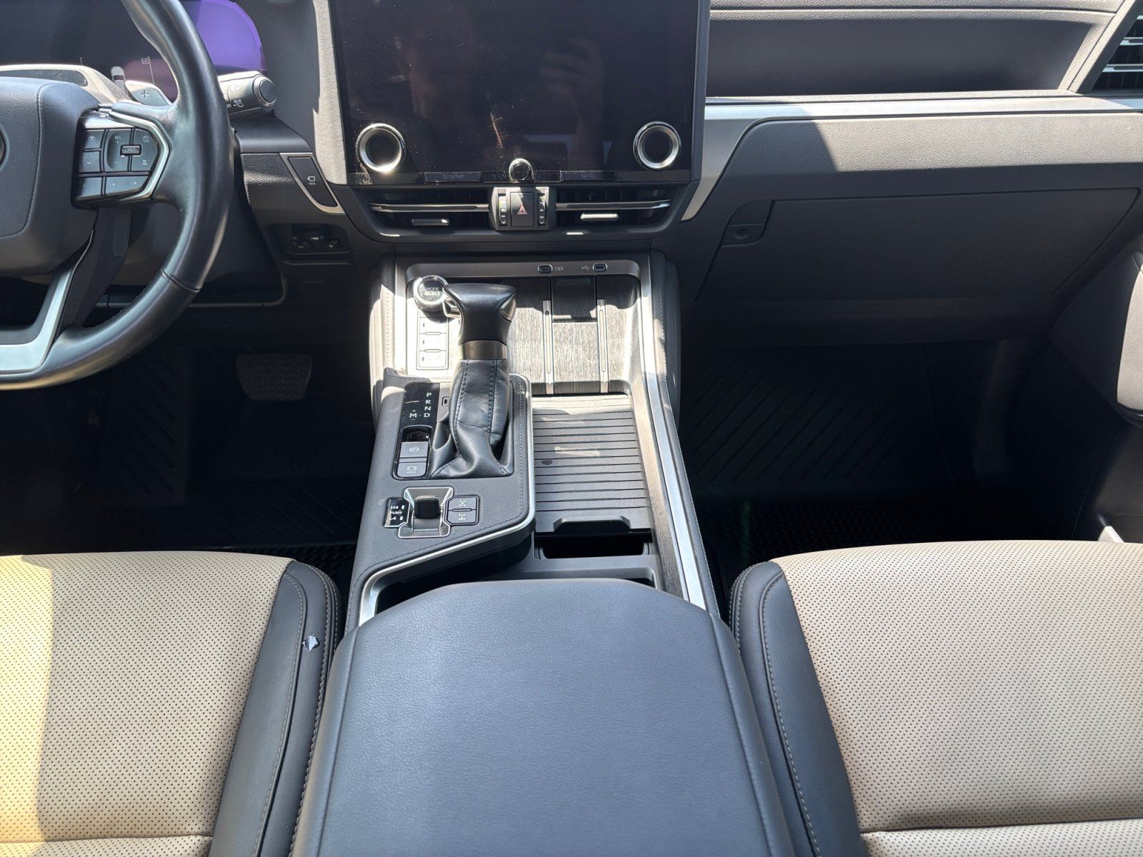 Used 2024 Lexus GX 550 AWD/4WD image 18