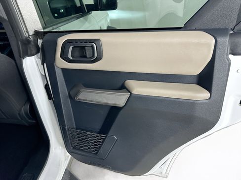 Used 2023 Ford Bronco Wildtrak image 38