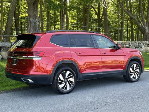 Used 2024 Volkswagen Atlas SE AWD/4WD image 35