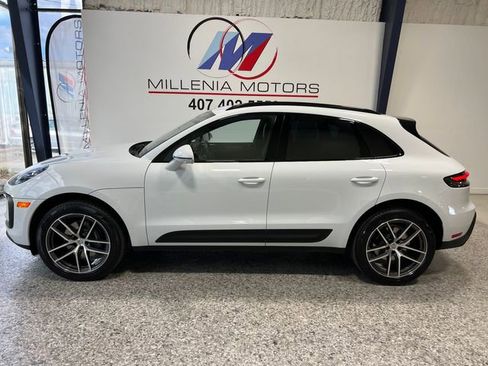 Used 2023 Porsche Macan Turbo image 18