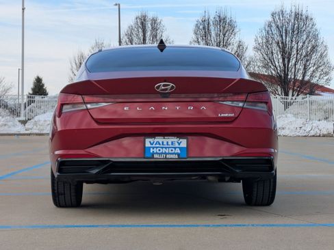 Used 2022 Hyundai Elantra Limited image 7