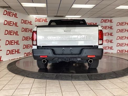 Used 2025 Honda Ridgeline Black Edition image 6
