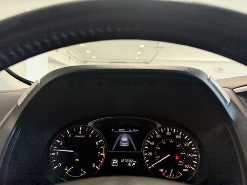 Used 2015 Nissan Pathfinder SL image 12