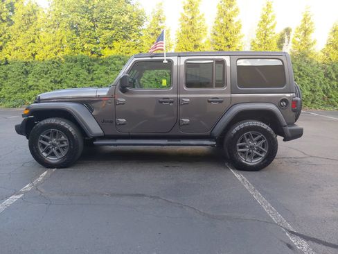 Used 2025 Jeep Wrangler Unlimited Sport AWD/4WD image 28