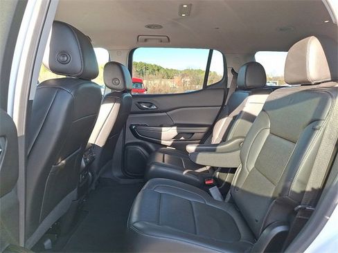 Used 2023 GMC Acadia SLT image 10