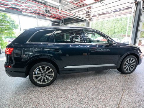 Used 2018 Audi Q7 3.0T Prestige AWD/4WD image 4