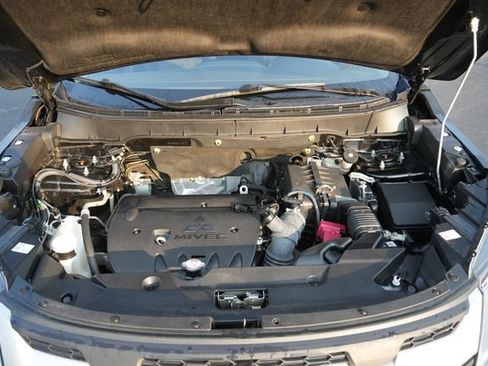Used 2022 Mitsubishi Outlander Sport ES FWD image 13