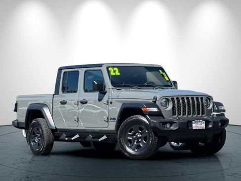 Used 2022 Jeep Gladiator Sport w/ Trailer Tow Package AWD/4WD image 2