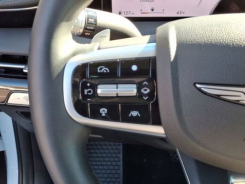 Used 2025 Genesis G80 2.5T image 17