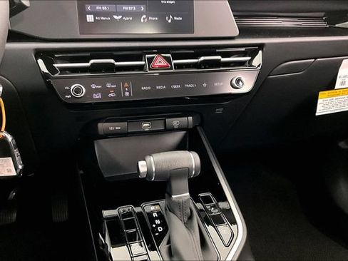 New 2026 Kia Niro LX FWD image 7