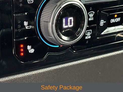 Used 2024 Chevrolet Silverado 1500 LTZ AWD/4WD image 9