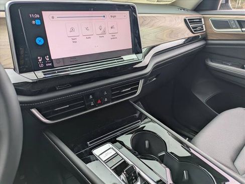 New 2026 Volkswagen Atlas SE FWD image 11