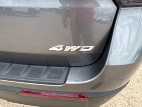 Used 2025 Ford Explorer Active w/ Active Comfort Package AWD/4WD image 9