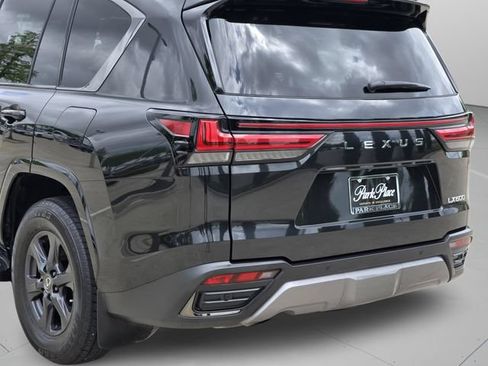 Used 2023 Lexus LX 600 4WD w/ Appearance Package image 38