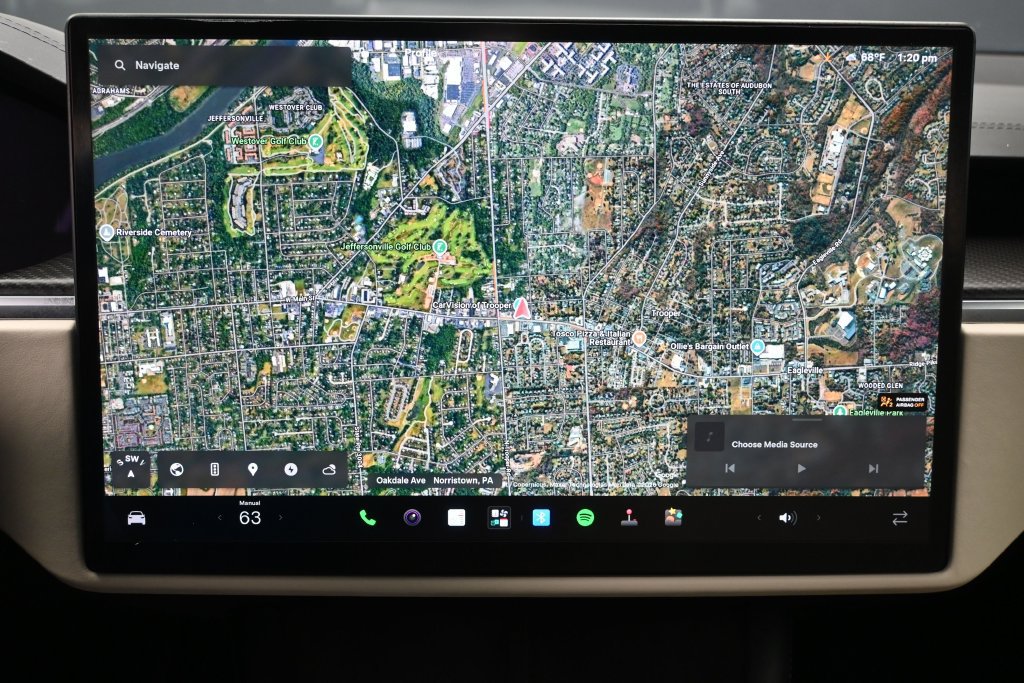Used 2022 Tesla Model X Plaid AWD/4WD image 15