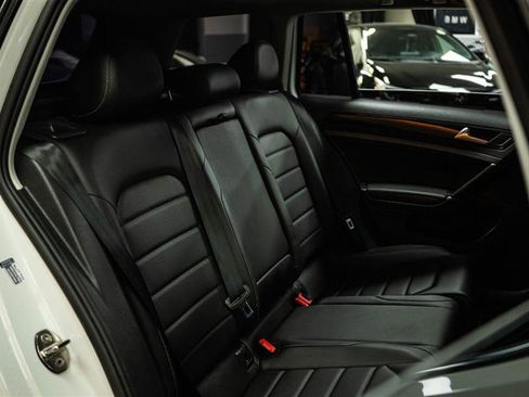 Used 2018 Volkswagen Golf SEL image 11