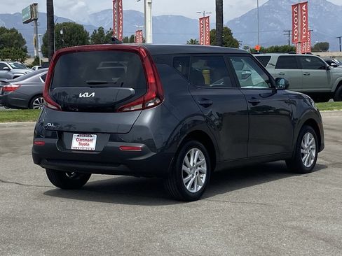 Used 2022 Kia Soul LX FWD image 42