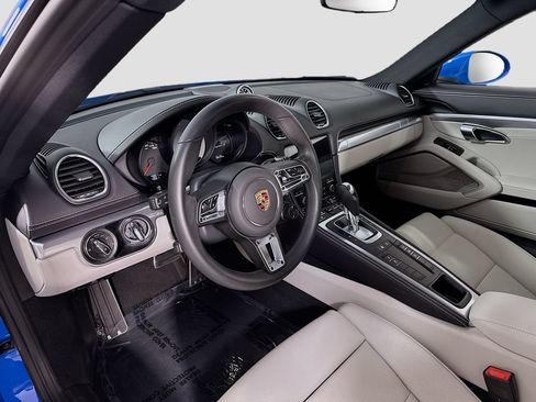 Certified 2024 Porsche 718 Cayman S RWD image 4