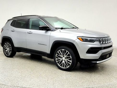Used 2022 Jeep Compass Limited w/ Elite Group AWD/4WD image 3