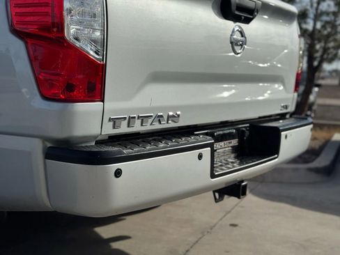 Used 2018 Nissan Titan SV w/ SV Convenience Package image 48