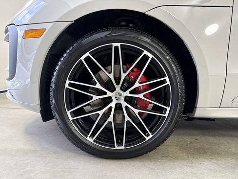 Certified 2025 Porsche Macan S AWD/4WD image 13
