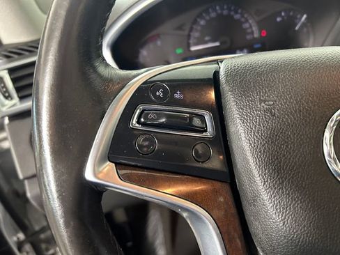 Used 2013 Cadillac SRX Luxury image 16