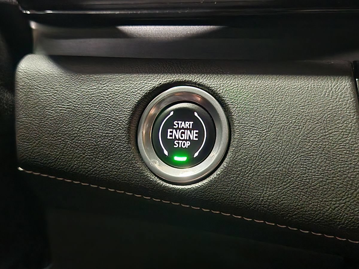 Used 2023 Cadillac Escalade ESV Sport w/ LPO, ONYX Package RWD image 44