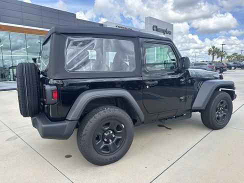 Used 2026 Jeep Wrangler Sport AWD/4WD image 7