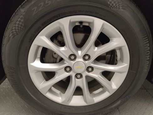 Used 2019 Chevrolet Equinox LS FWD image 31