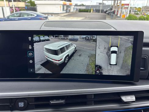 Used 2025 Hyundai Santa Fe Calligraphy AWD/4WD image 16