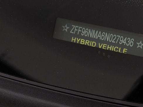 Used 2022 Ferrari SF90 Spider image 27