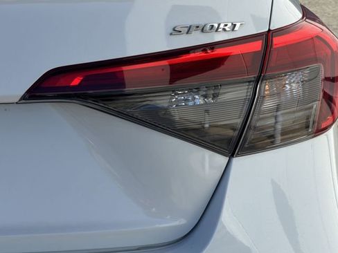 Used 2024 Honda Civic Sport image 9