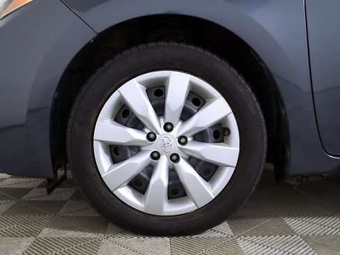 Used 2016 Toyota Corolla LE FWD image 11