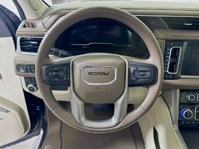 Used 2023 GMC Yukon XL Denali AWD/4WD image 16