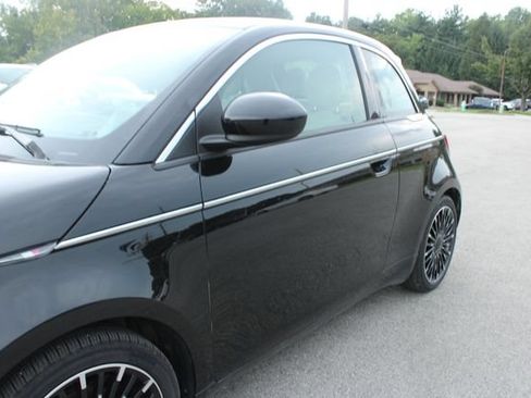 Used 2024 FIAT 500 e FWD image 40