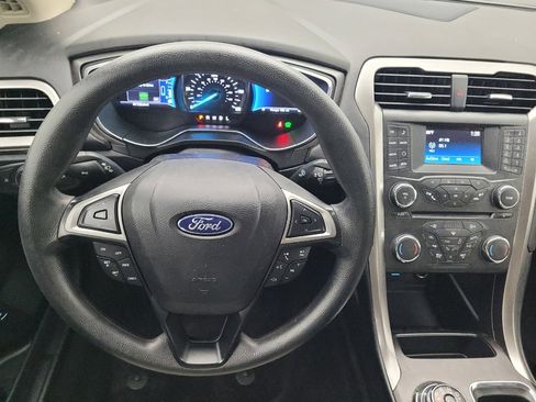 Used 2018 Ford Fusion S image 22