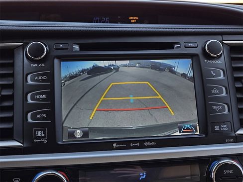 Used 2017 Toyota Highlander Limited Platinum image 17