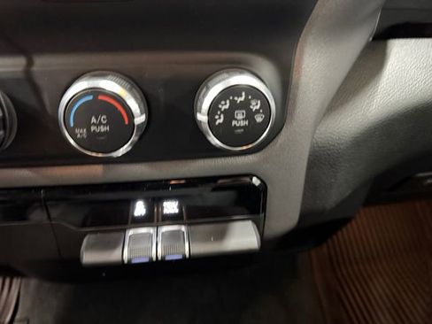 Used 2022 RAM 1500 Big Horn AWD/4WD image 16